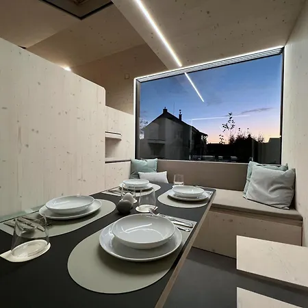 Stylish Tiny House In An Urban Oasis * Praag