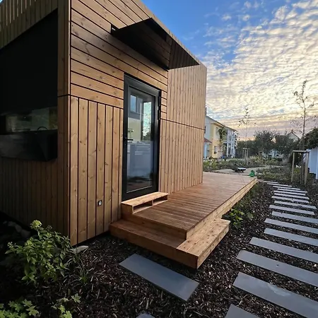 Stylish Tiny House In An Urban Oasis *