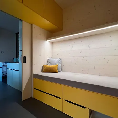 Nyaraló Stylish Tiny House In An Urban Oasis Prága