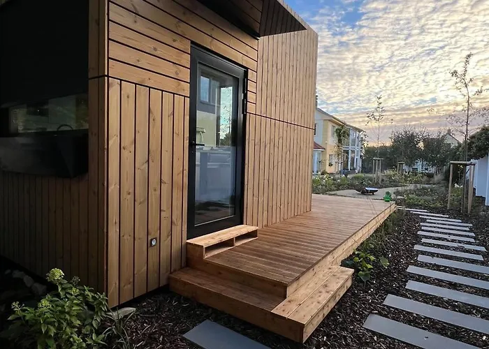 Stylish Tiny House In An Urban Oasis *