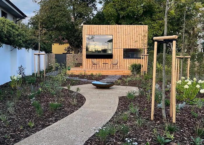 Stylish Tiny House In An Urban Oasis *