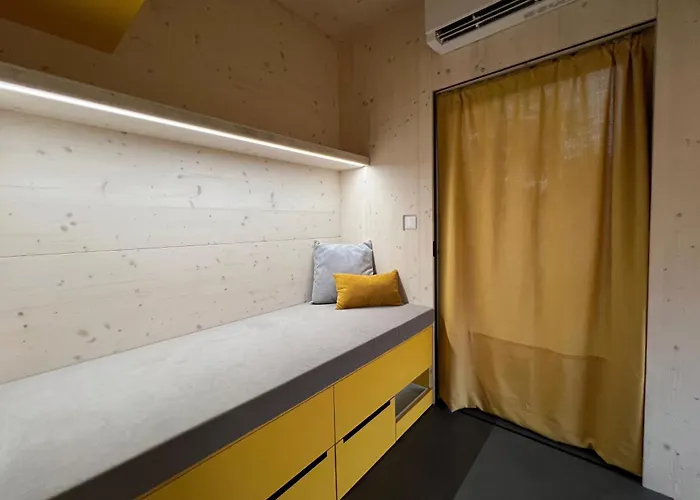 Dom wakacyjny Stylish Tiny House In An Urban Oasis *